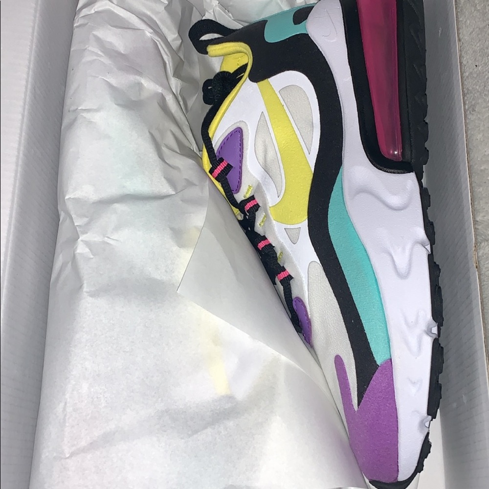 Women’s Air Max 270 React - Picture 2 of 5